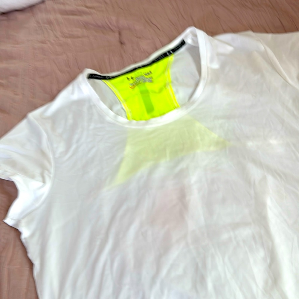 UNDERARMOUR HEATGEAR T-SHIRT